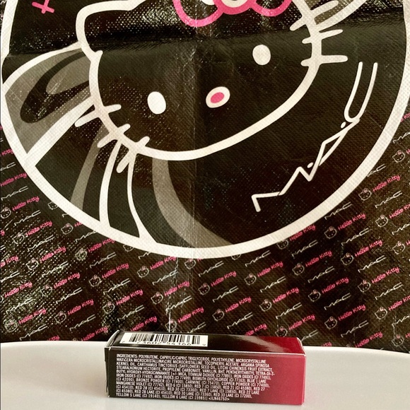 MAC Love Me Lipstick Hey Frenchie - Picture 8 of 11